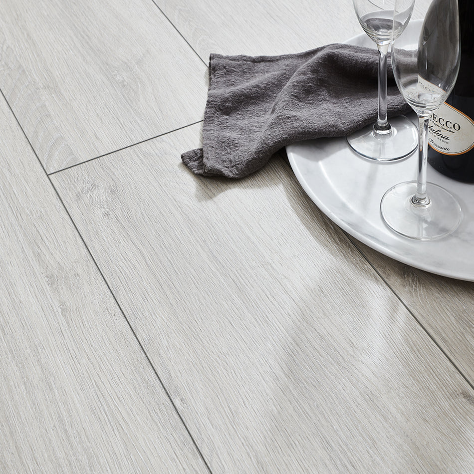 Tarnhows 7mm Laminate Flooring - Bright Grey