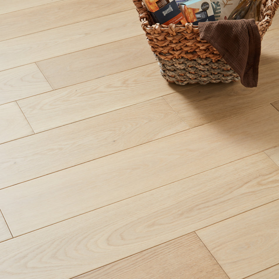 Malaren 14mm Lacquered Engineered Wood Flooring - Honey Oak