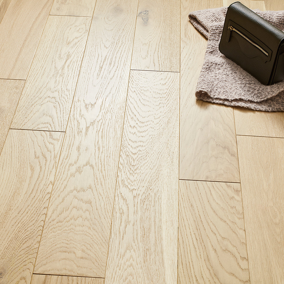 Garda 14mm Lacquered Engineered Wood Flooring - Rustic Vanilla Oak