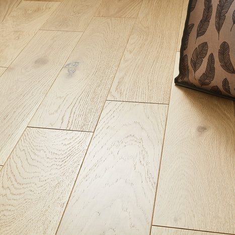 Garda 14mm Lacquered Engineered Wood Flooring - Rustic Vanilla Oak