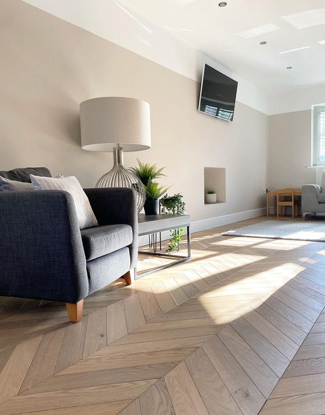 Constance 14mm Oiled Chevron Engineered Wood Flooring - Honeycomb Oak