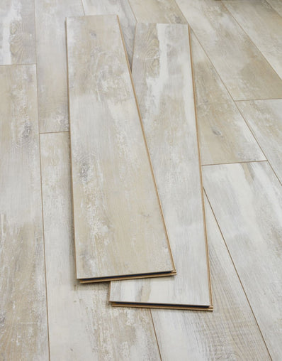 Verona 8mm Laminate Flooring - Beach Hut Oak