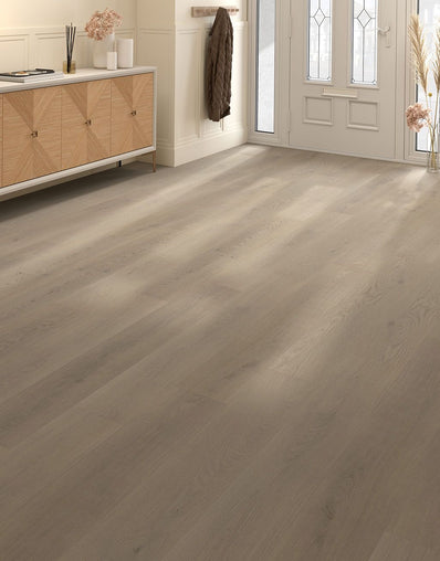 Kronospan Greendale 10mm Laminate Flooring - Latte Oak