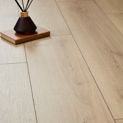 Tarnhows 7mm Laminate Flooring - Natural Oak