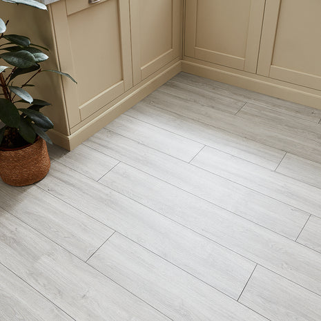 Tarnhows 7mm Laminate Flooring - Bright Grey