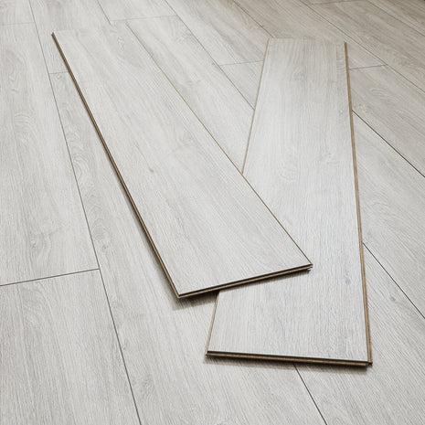 Tarnhows 7mm Laminate Flooring - Bright Grey