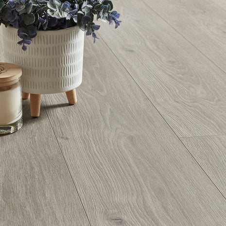 Tarnhows 7mm Laminate Flooring - Dark Grey Oak