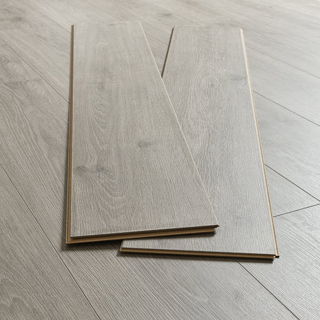 Tarnhows 7mm Laminate Flooring - Dark Grey Oak