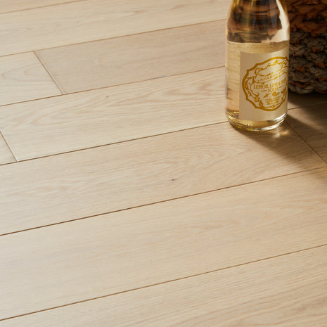 Malaren 14mm Lacquered Engineered Wood Flooring - Honey Oak-SAMPLE