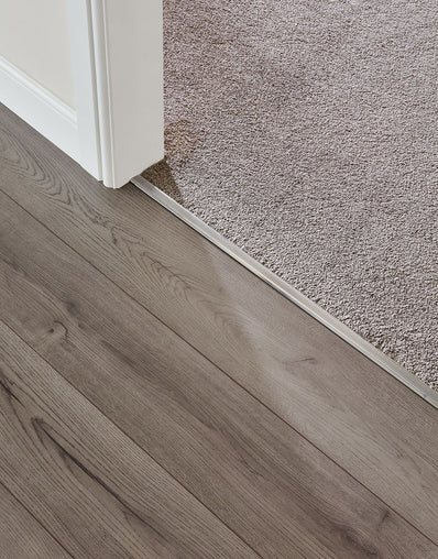 900mm Single Z Doorbar - Modern Silver