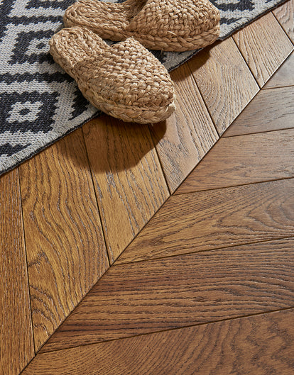 Black Friday - Chevron 14mm Brushed & Oiled Engineered Wood Flooring - Honeycomb Oak