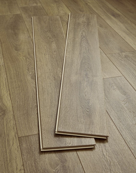 Duke 8mm Laminate Flooring - Esher Oak