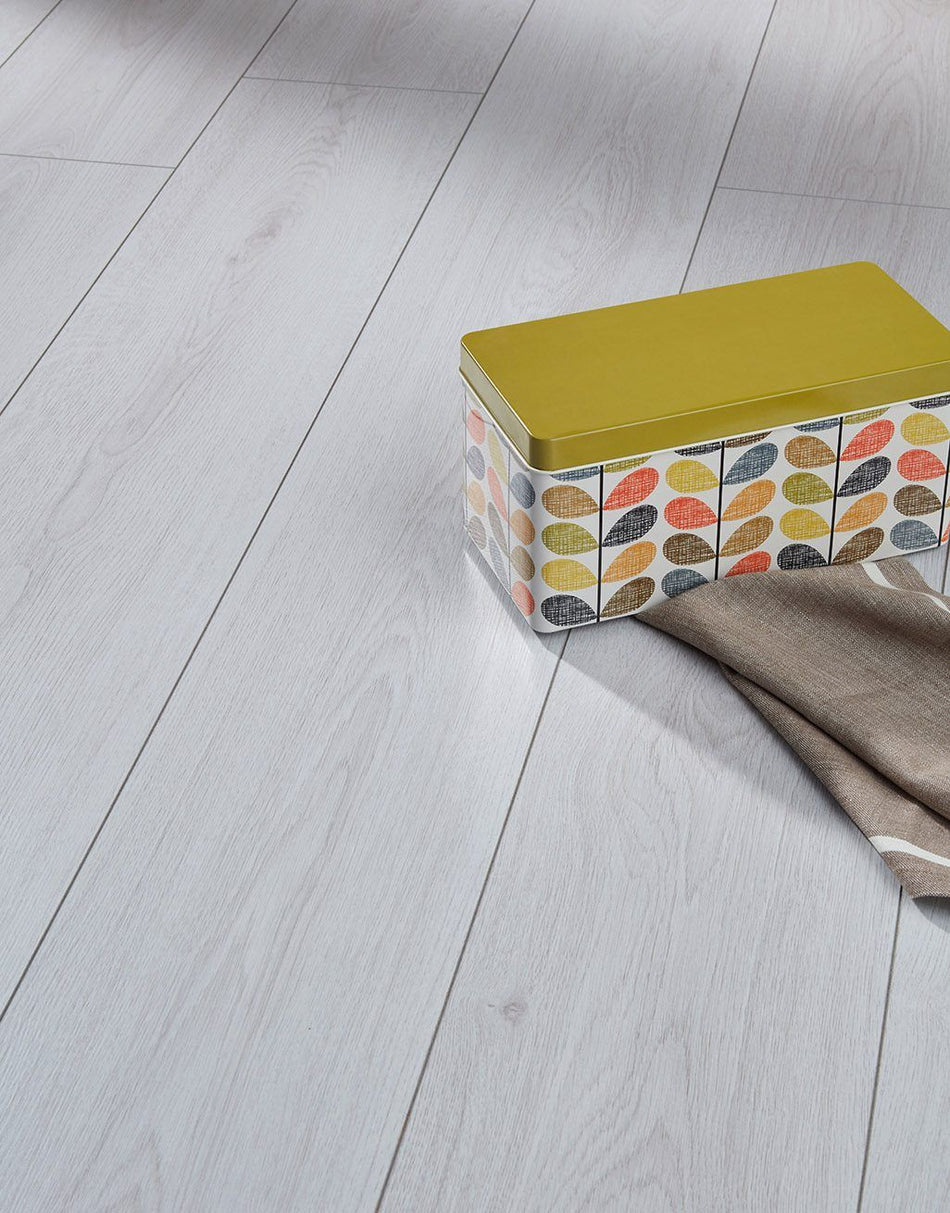 Kronotex Derwent 8mm Laminate Flooring - White Trend Oak