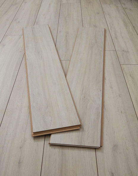 Ullswater 12mm Laminate Flooring - Classic Grey
