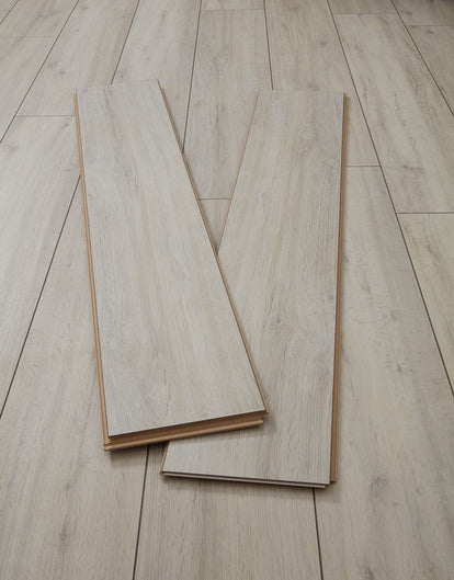 Ullswater 12mm Laminate Flooring - Classic Grey