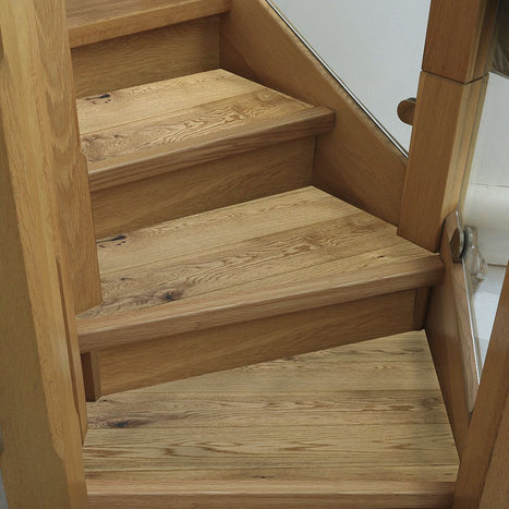 WS2 900mm Stair Nosing - Solid Oak