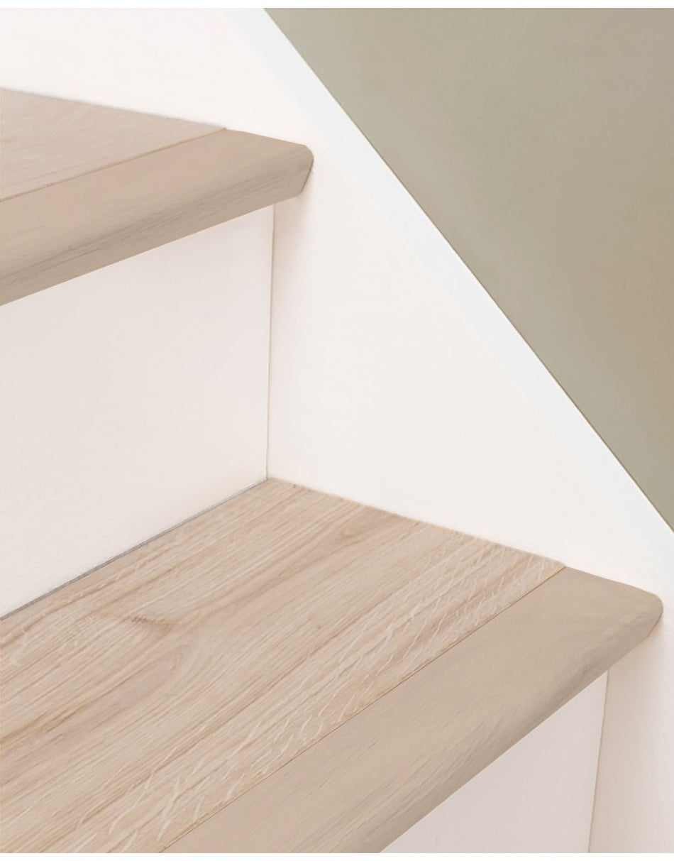 WS7 900mm Solid Oak Flush-Fit Nosing - Whitewashed Oak