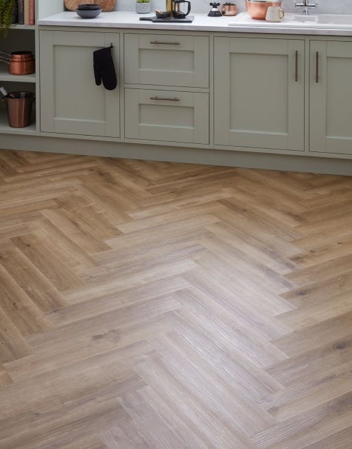 EvoCore Essentials Herringbone - Light Toffee Oak