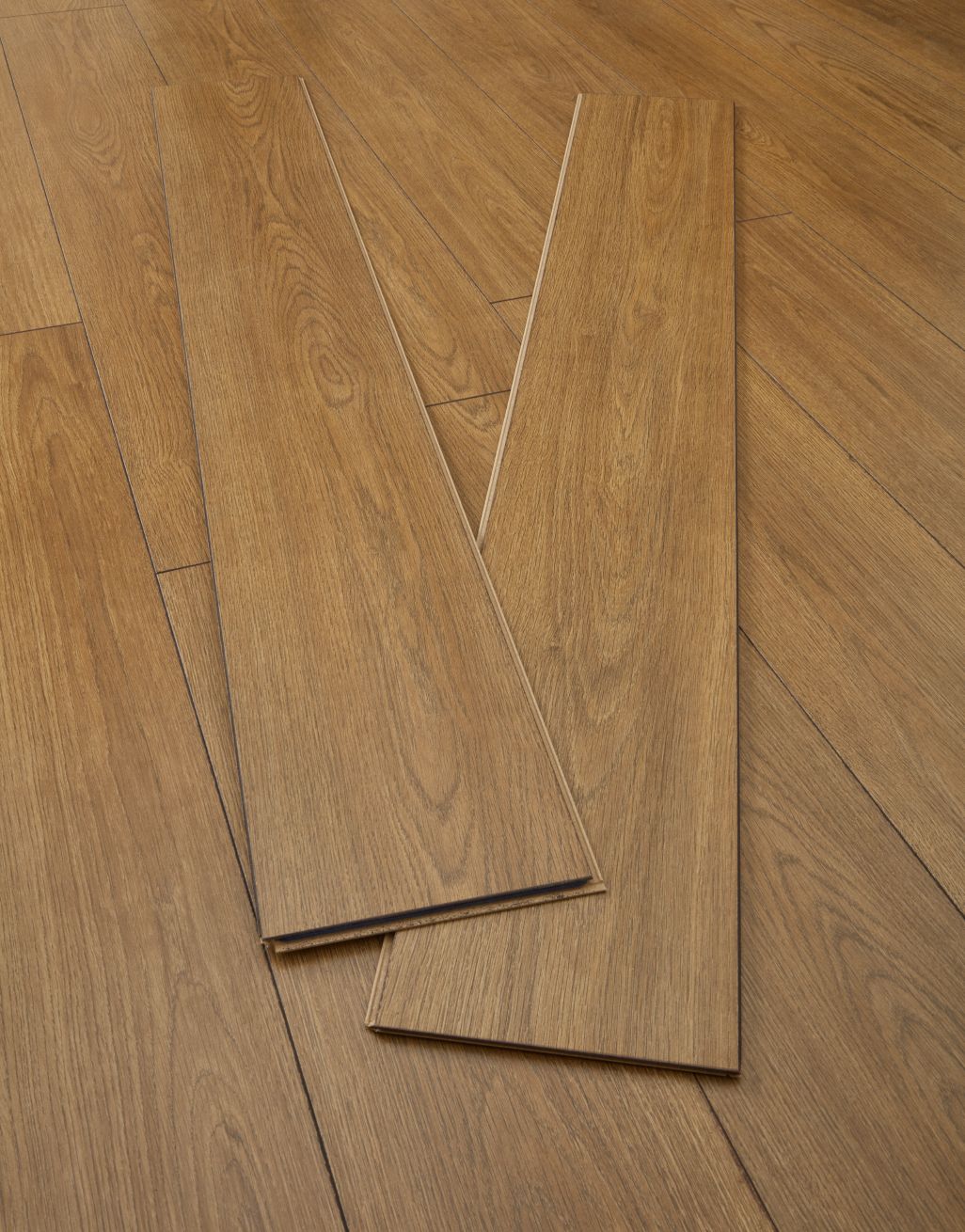 Kronotex Standard Plus 7mm - Finlay Oak Brown Laminate Flooring 3
