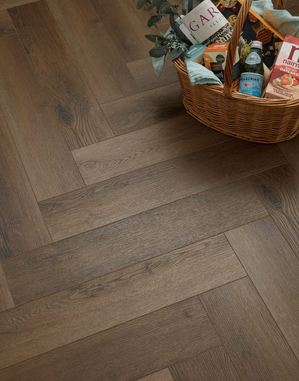 EvoCore Premium Herringbone - Golden Smoked Oak 2