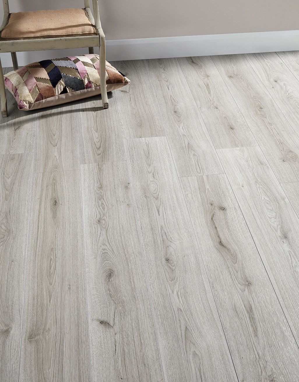 Kronotex Standard Plus 7mm - Trend Oak Grey Laminate Flooring 1