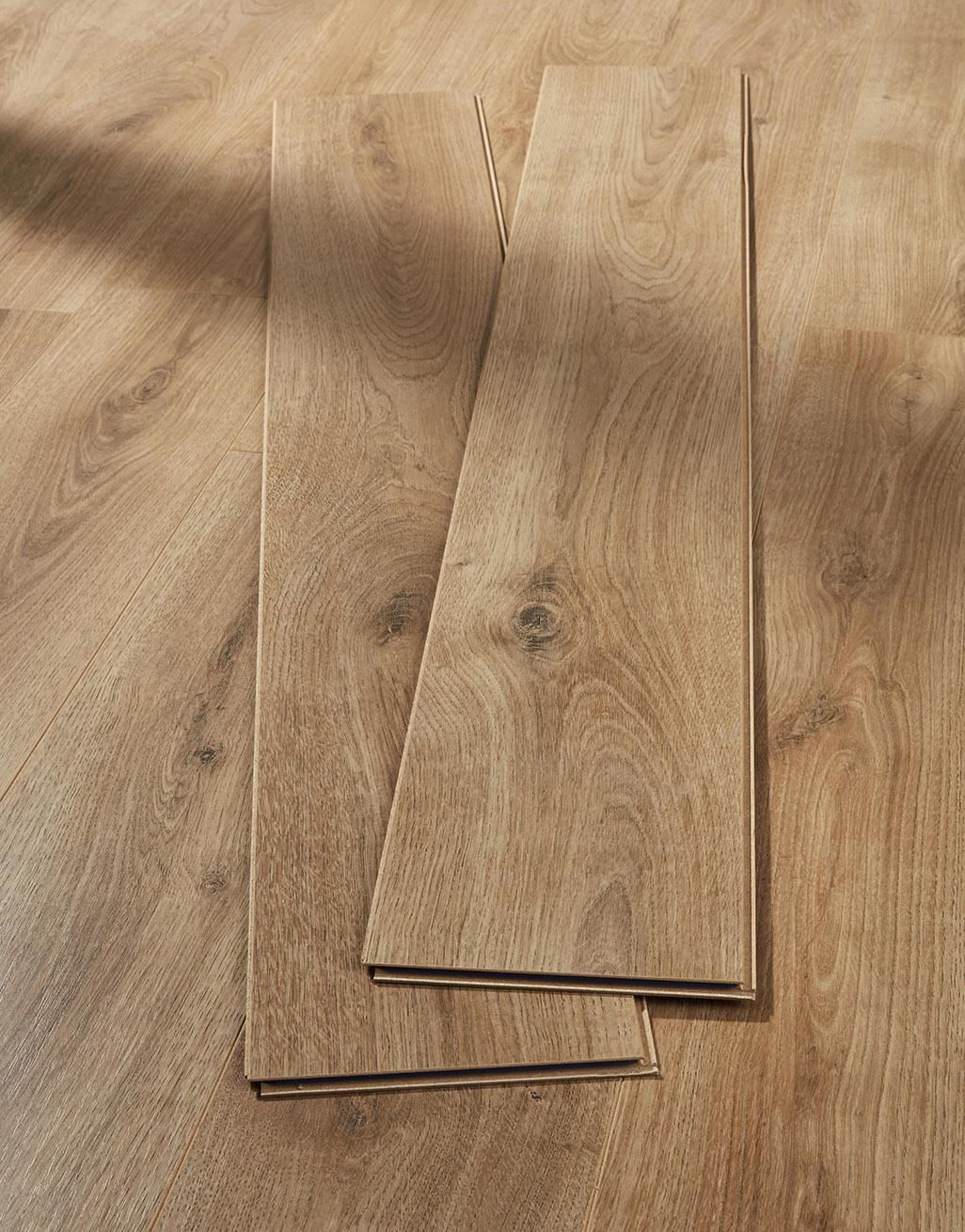 Kronotex Standard Plus 7mm - Summer Oak Nature Laminate Flooring 3