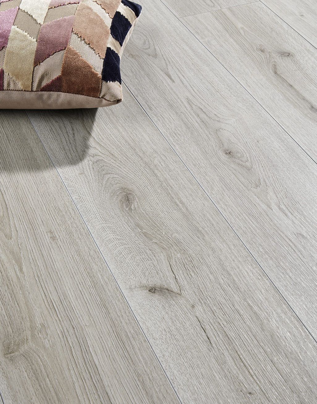 Kronotex Standard Plus 7mm - Trend Oak Grey Laminate Flooring 2