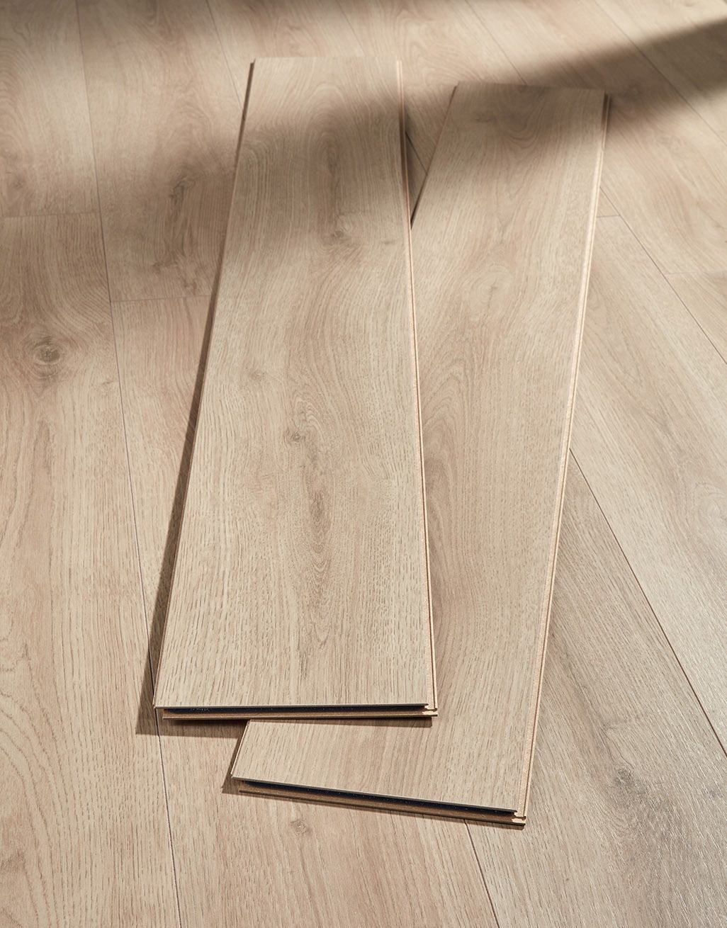 Kronotex Standard Plus 7mm - Summer Oak Beige Laminate Flooring 3