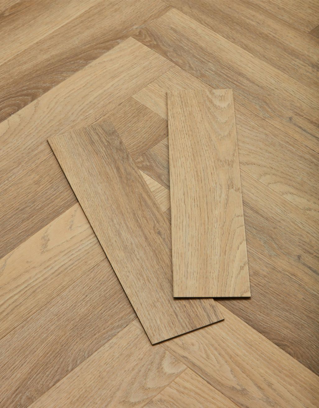 Asenso Signature Herringbone - Woodland Oak 3