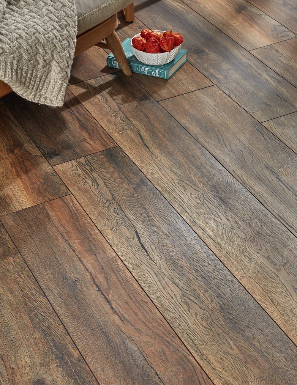 Kronotex Villa 12mm - Harbour Oak Laminate Flooring 2