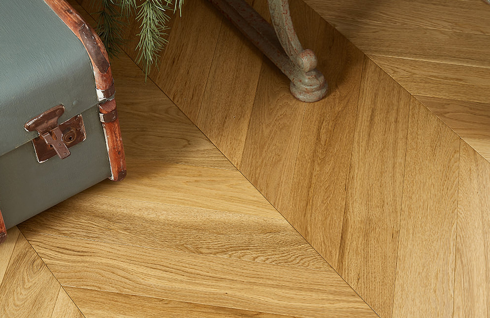 Natural Oak Engineered Chevron Lacquered